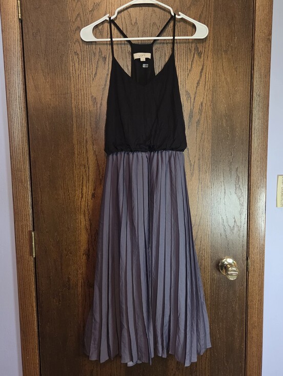 LOFT Dresses & Skirts - LOFT Pleated Maxi Dress